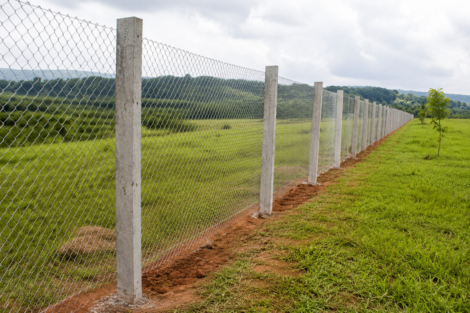 Cercamento rural com mourões retos